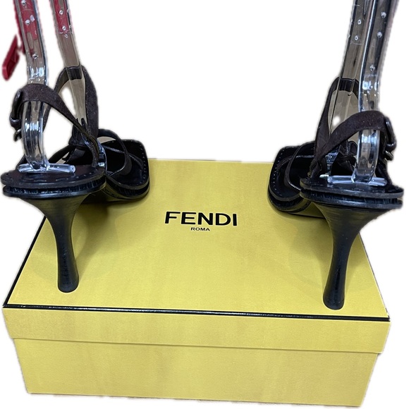 SALE!! Fendi Find! Dark Brown Leather High Heel Sandals,Size 39. Comes w/ Box - Picture 4 of 9